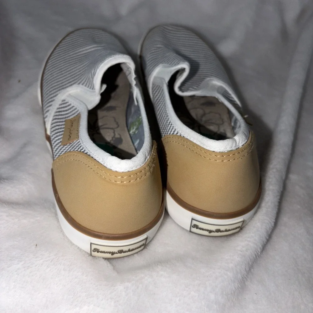 Tommy Bahama Slip-On Sneakers Women's Size 8 Sailor White‎ Stripe Casual Coastal